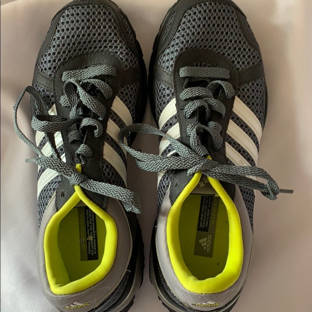 Size 6.5 Adidas shoes for boys